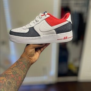 Only worn once (gently used)